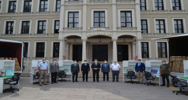 İhtiyaç Sahibi Öğrencilere Eğitim Malzemesi Dağıtımı Başladı