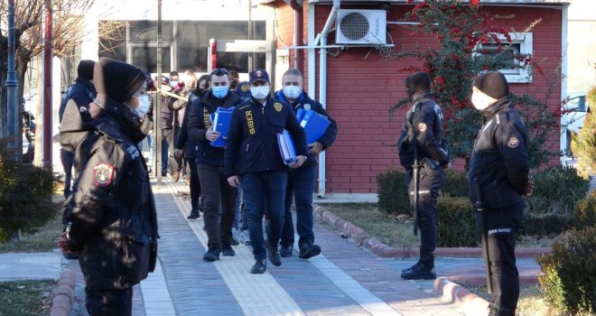 İnternet dolandırıcılarına 10 ilde eşzamanlı operasyon