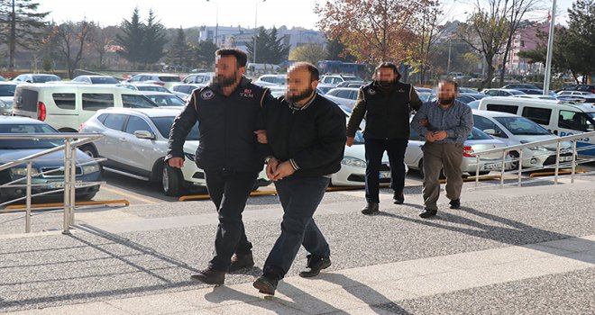 IŞiD’lileri kaçak yollarla ülkeye sokan 2 kişi Sakarya’da yakalandı