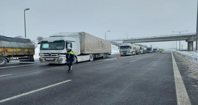 İstanbul’a giden otobüslerin Bolu geçişine izin veriliyor