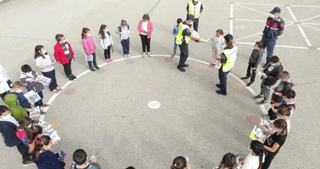 Jandarma trafik ekiplerinden öğrencilere trafik eğitimi