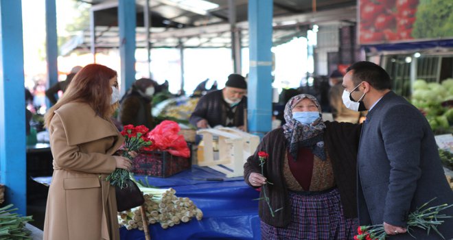 Kadın başkan yardımcıları emekçi kadınların gününü kutladı