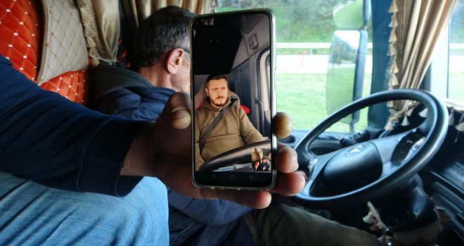 Kar nedeniyle Bolu'da yol kapandı, tır şoförleri Tuzla'da kaldı