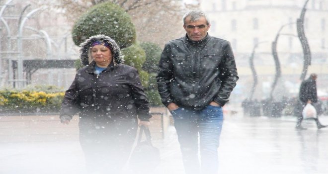 Kar yağışı aralıklarla etkili oluyor....