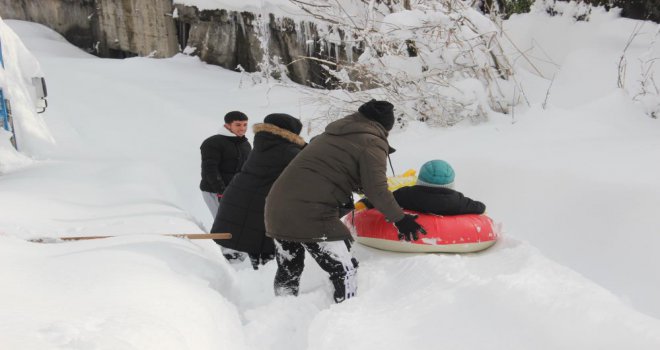 Karın cefasını değil sefasını sürdüler