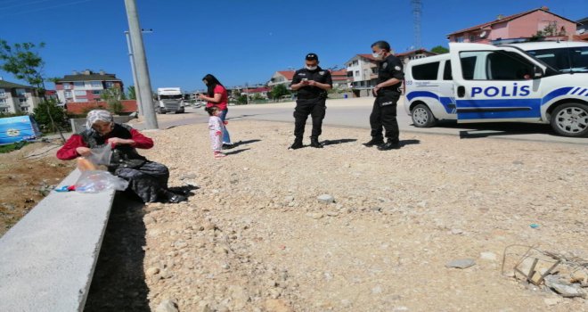 Kaybolan Alzheimer hastası kadını polis ailesine kavuşturdu