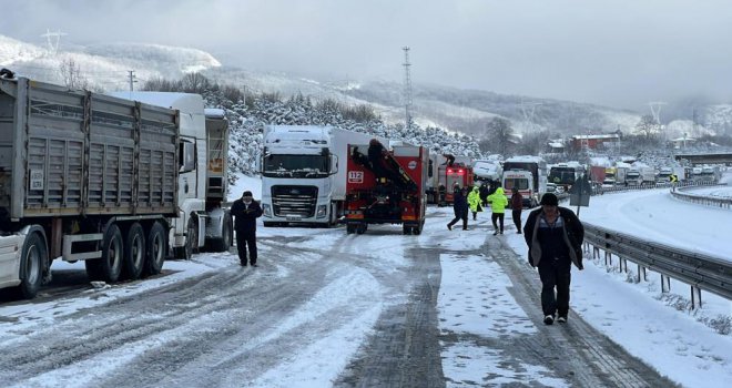 Kaza sebebi ile kapanan TEM Otoyolu açıldı..
