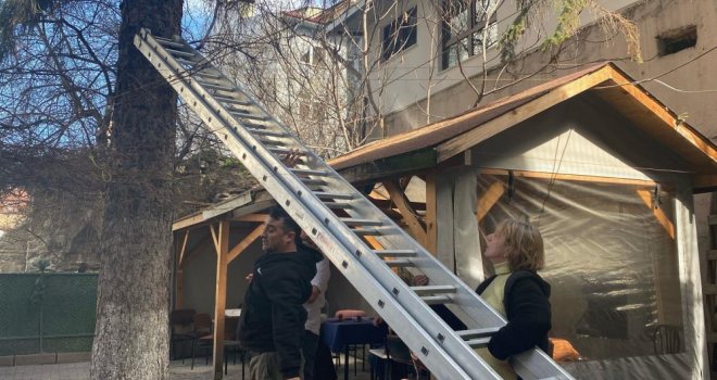 Kedi için canını hiçe saydı