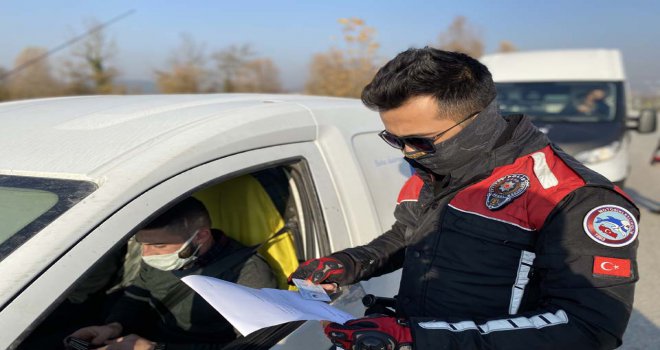 Kısıtlamada Akçakoca’ya giderken, cezayı yediler