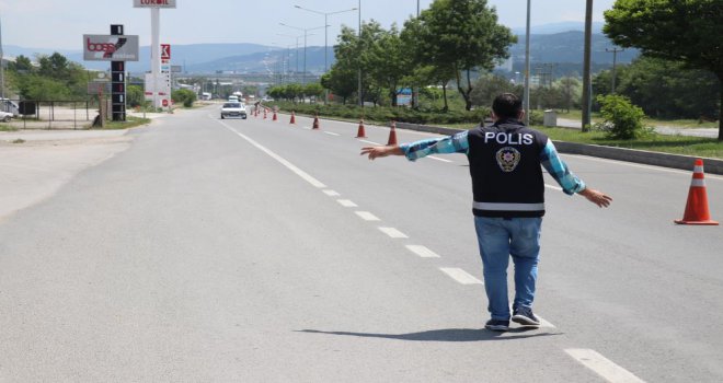 Kurallara uymayan 40 sürücüye 26 bin lira ceza kesildi