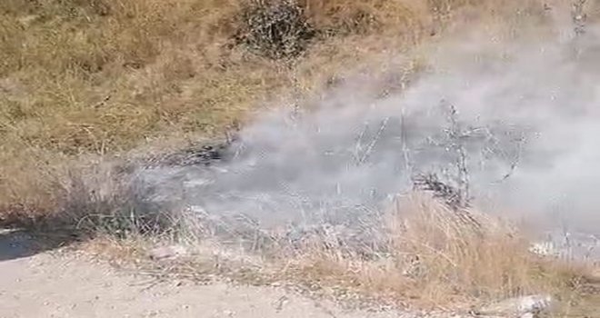 Kuru otların yandığını fark etti, faciayı önledi
