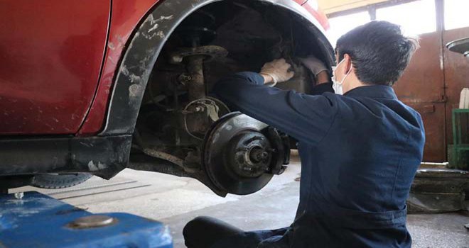 Lise öğrencileri kadın öğretmen ve sağlıkçılar için kolları sıvadı