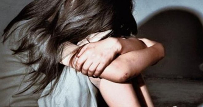 Lise öğrencisinin karın ağrısı şikayetiyle gittiği hastanede hamile olduğu ortaya çıktı
