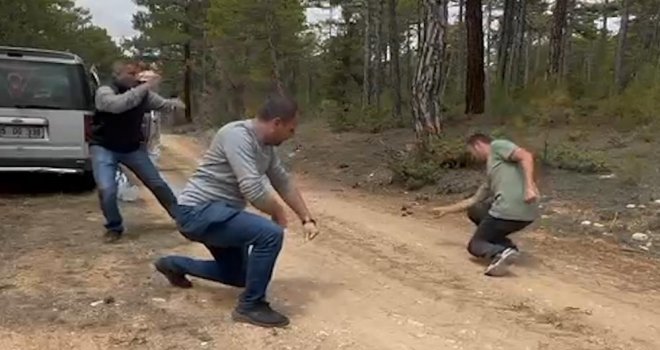 Mantar bulunca oynayan arkadaşlar sosyal medyada gündem oldu