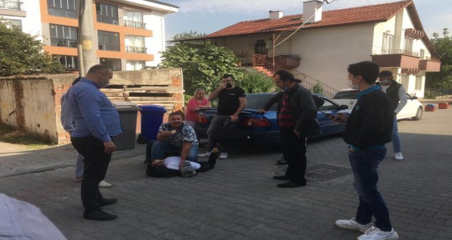 Marketten ürün çalan hırsızı vatandaşlar yakaladı