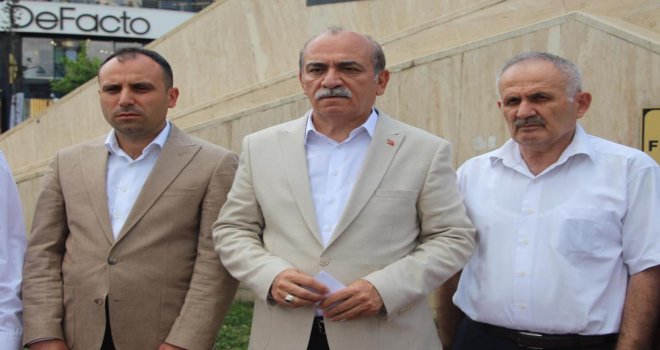 Memurların yürüyüşüne valilik engeli…..