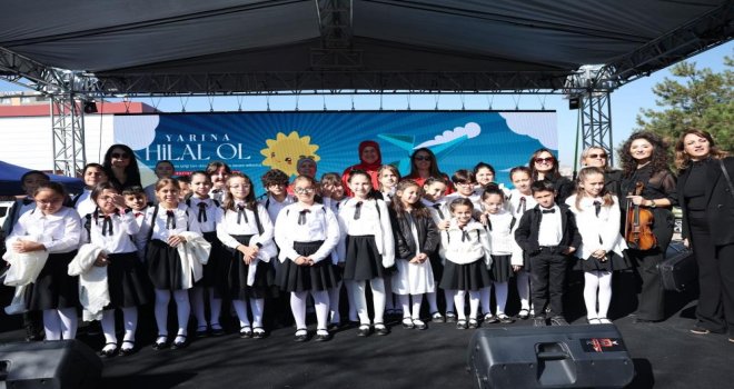 Miniklerin keman gösterisi…..