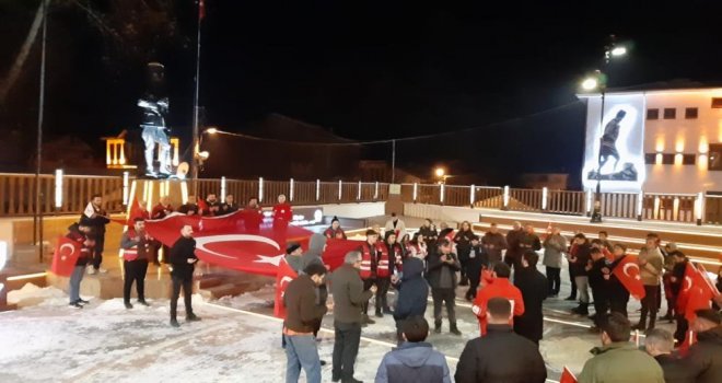 Mudurnu’da  vatandaşlar şehitler için yürüdü.......