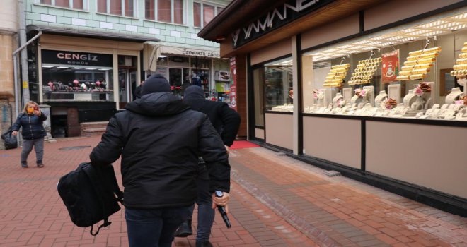 Nefes kesen kuyumcu soygunu tatbikatı