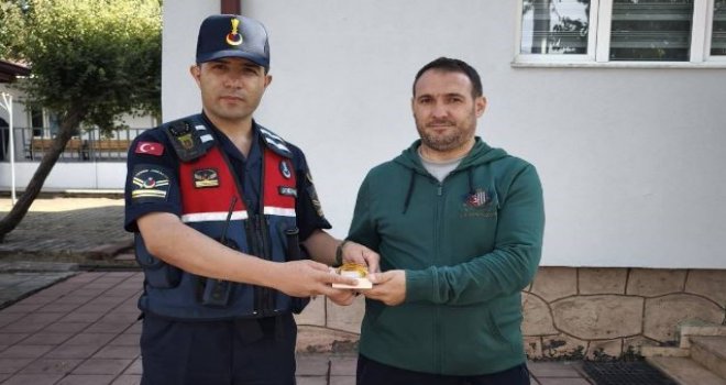 Nişan hatırası altınları kurtardı