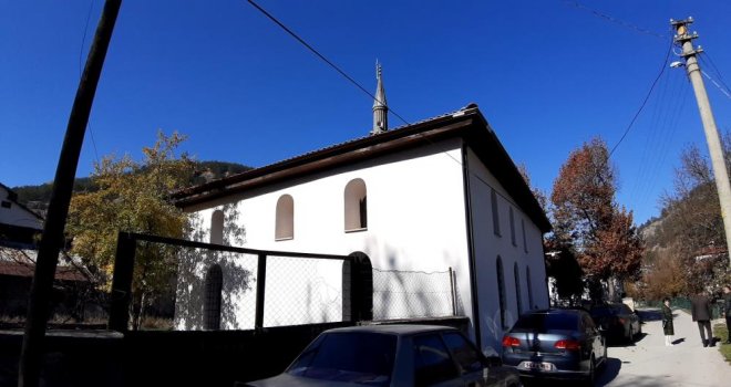 O camide 5 ay sonra ilk defa namaz kılındı......