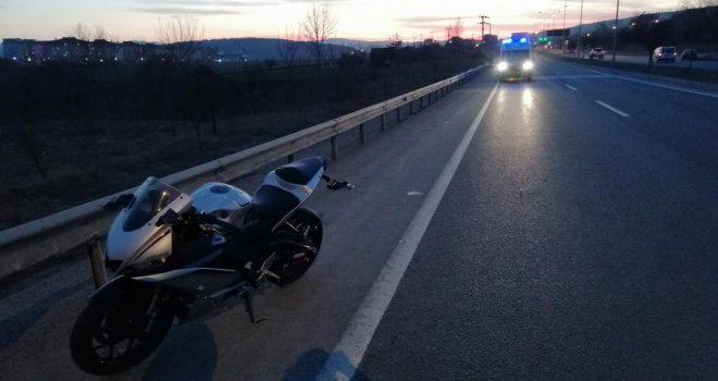 Olay yerinde hayata döndürülen genç sürücü hastanede öldü