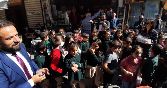 Onlarca esnaf, bereket için asırlardır süren geleneği devam ettirdi