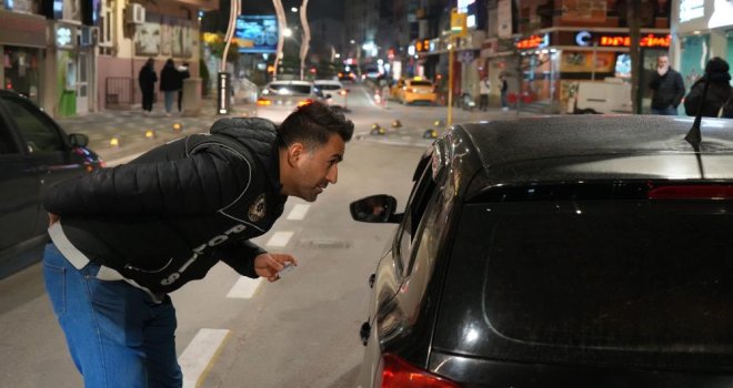 Onlarca farklı noktada binlerce araç didik didik arandı.......