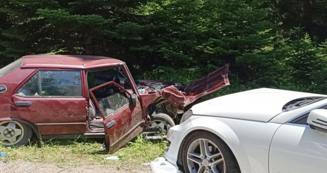 Ormanda çilek toplamak için park edilen araç kazaya sebep oldu: 2 yaralı