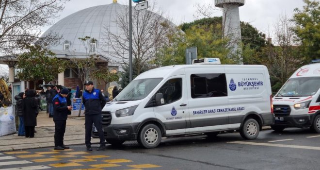 Otel yangınında hayatını kaybeden ünlü Stilist Feray Kanpolat ve kızı Oya Kanpolat son yolculuğuna uğurlandı