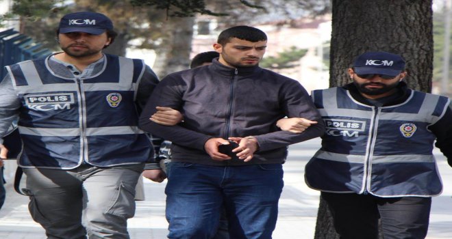 Otobüste uyuşturucu taşıyan sanığa ve arkadaşlarına ceza yağdı