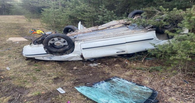 Otomobil takla attı: 1 ölü, 2 yaralı......