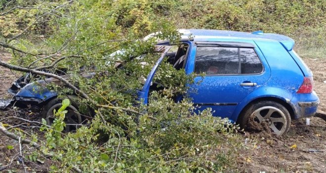 Otomobil tarlaya uçtu, hurdaya döndü: 1 yaralı
