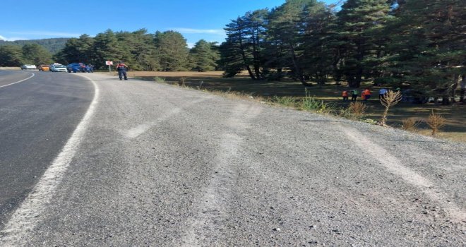 Otomobil yoldan çıkarak takla attı: 1 ölü, 2 yaralı....