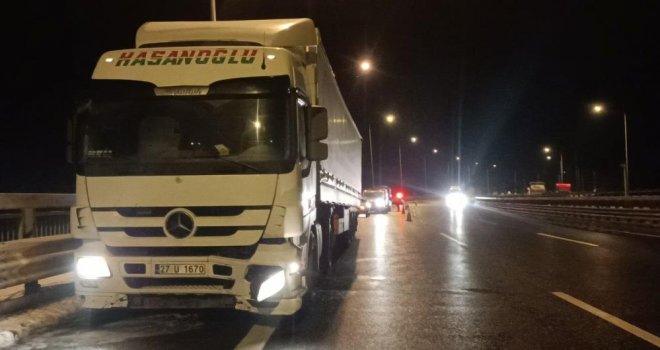 Otoyolda direksiyon başında kalp krizi geçirdi.......