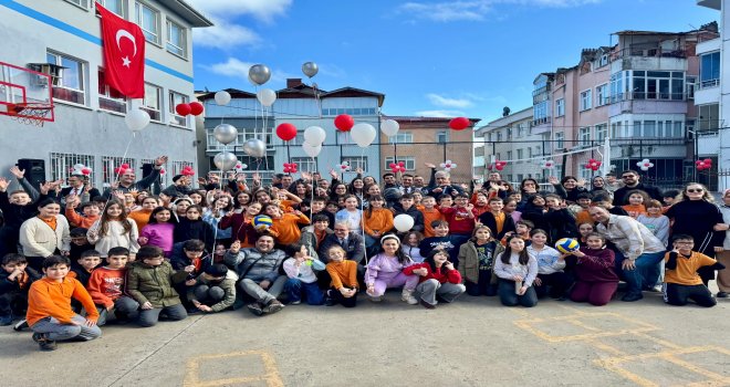 OYAK Çimento “Renkli Yakalar” ile Geleceği Güzelleştiriyor:   Ünye İnönü İlkokulu’na Anlamlı Destek 