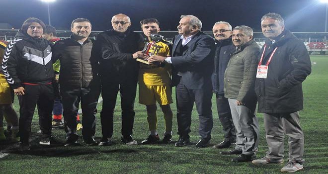 Özel İdare Köroğluspor namağlup şampiyon oldu 