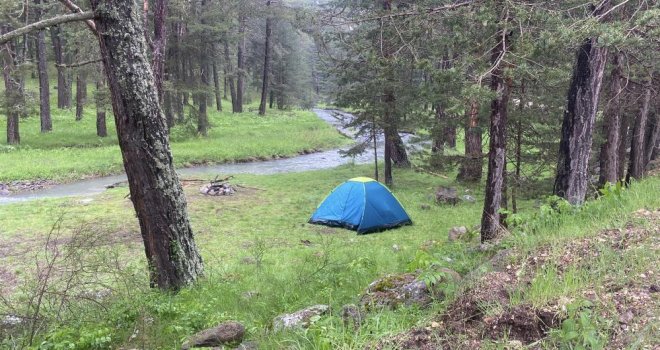 Piknik yaptıkları alana yıldırım düştü: 1'i ağır 3 yaralı