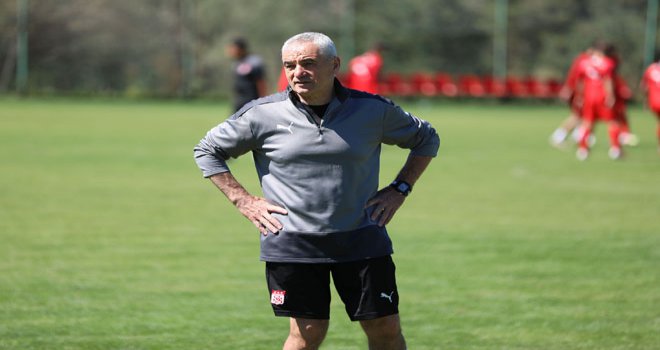 Rıza Çalımbay Gerede'den Mesaj Verdi: 'A Milli Takım'da Sivasspor’dan birilerinin olması gerekiyordu'