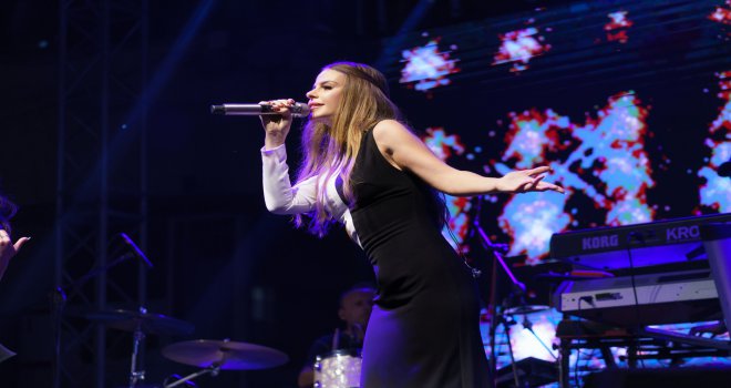 Simge’den muhteşem konser