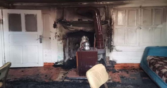 Sobada çıkan yangın iki katlı evi kül ediyordu...