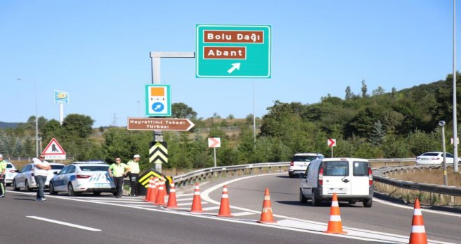 Sürücüler Kaynaşlı’ya kadar D-100’den ulaşımını sağlıyor...