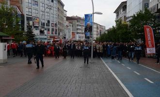  Bolu İzzet Babasına Şükranlarını sunuyor…..