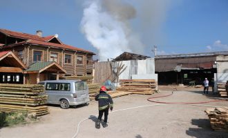  Kereste fabrikasının yemekhanesi alev alev yandı