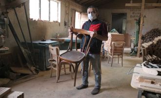 200 yıllık teknikle 62 yıldır ahşap sandalye üretiyorlar