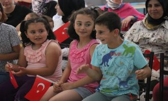 700 yıllık oyun yüzleri güldürdü....