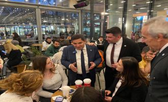 AHMET ÖRNEKBAŞ GENÇLERLE BULUŞTU