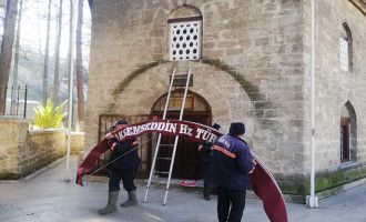 Akşemseddin Türbesi’nde tepki çeken Fransız tipi tente kaldırıldı