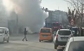 Alev alev yanan otomobil hurdaya döndü.......