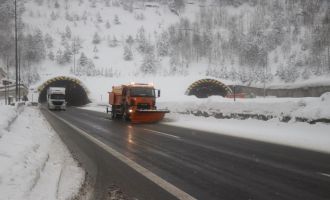 Anadolu Otoyolu Bolu Tüneli'nin İstanbul yönü kar temizliği için bu gece 01:00-03.30 arasında kapatılacak